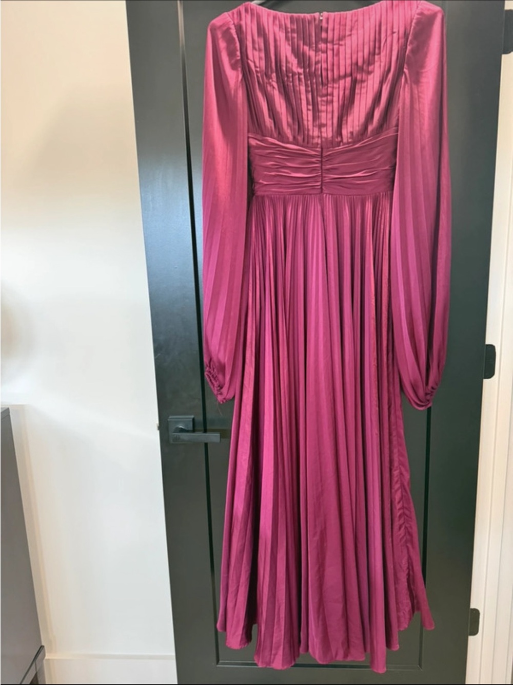 MAC DUGGAL pleated Burgundy Long-Sleeve Maxi Dress Sz 8 - Picture 4 of 11